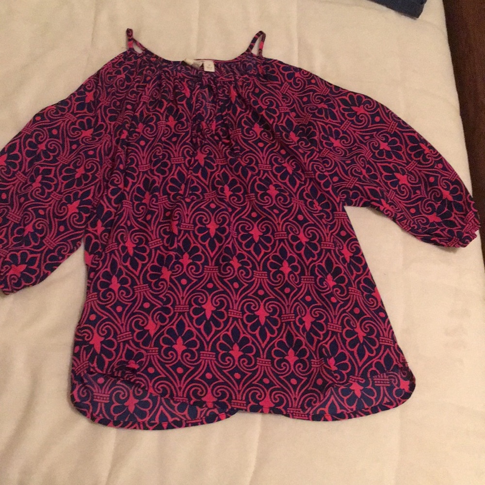 Blouse with shoulder cut outs